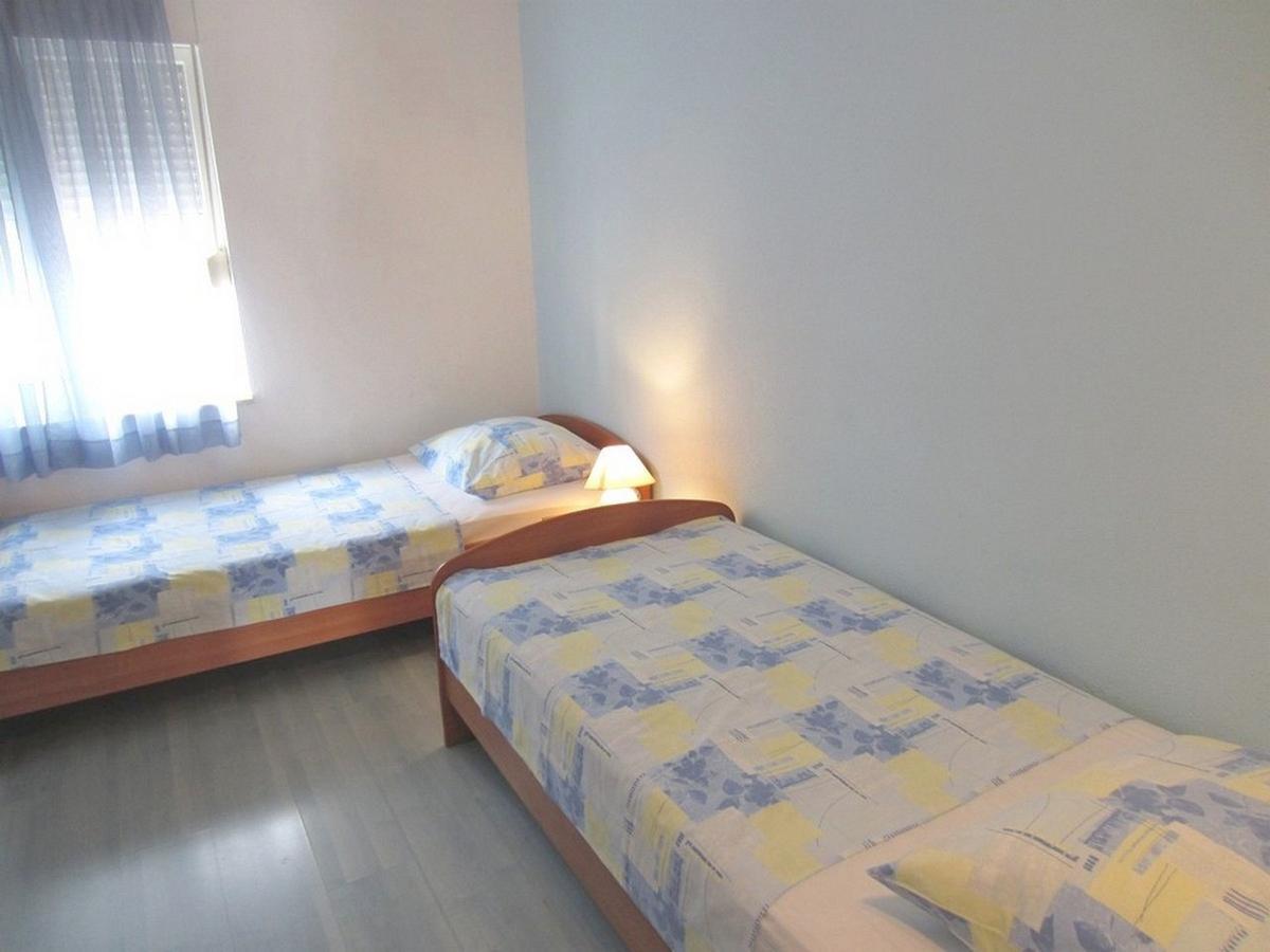 Apartments Zdenka Donji Okrug  Bagian luar foto